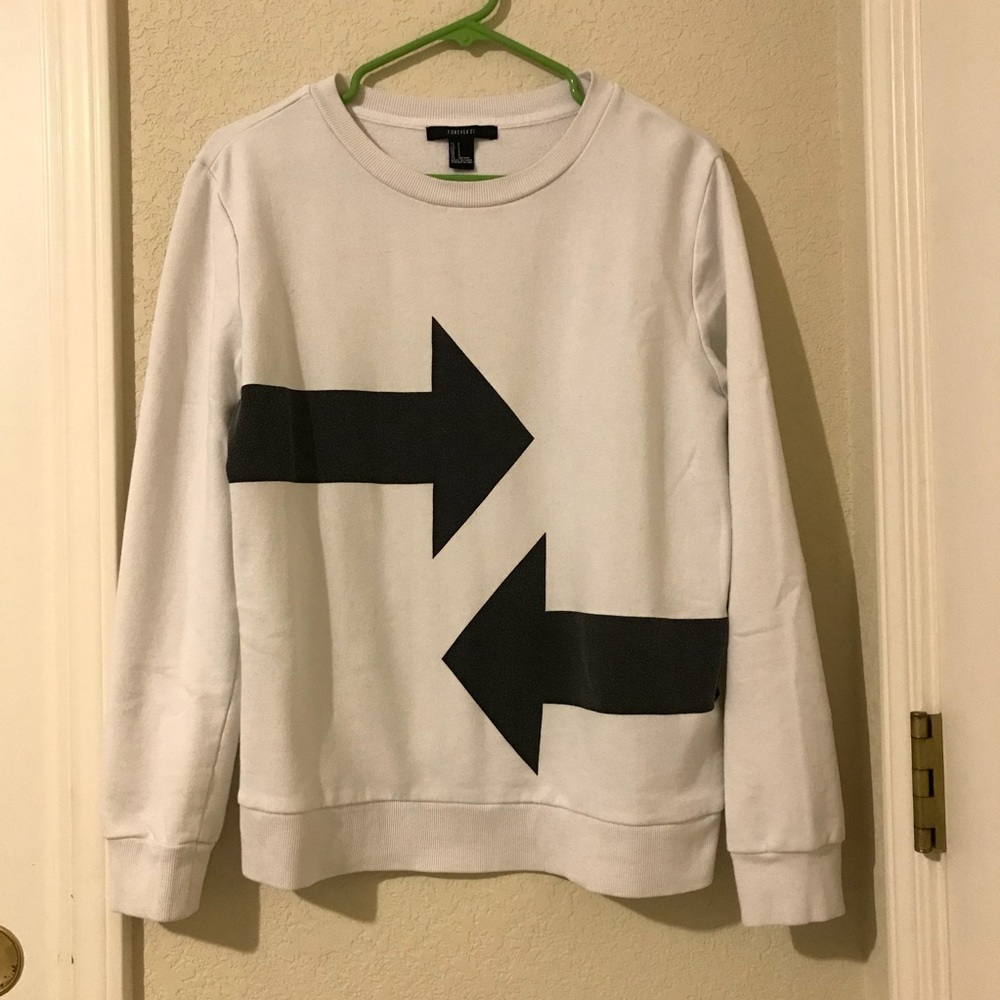 🐢2:$10/3:$14/4:$18🐢 Forever21 Arrows Sweater